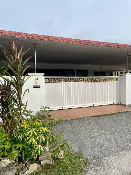 8-9 Pax Pangsapuri Ipoh